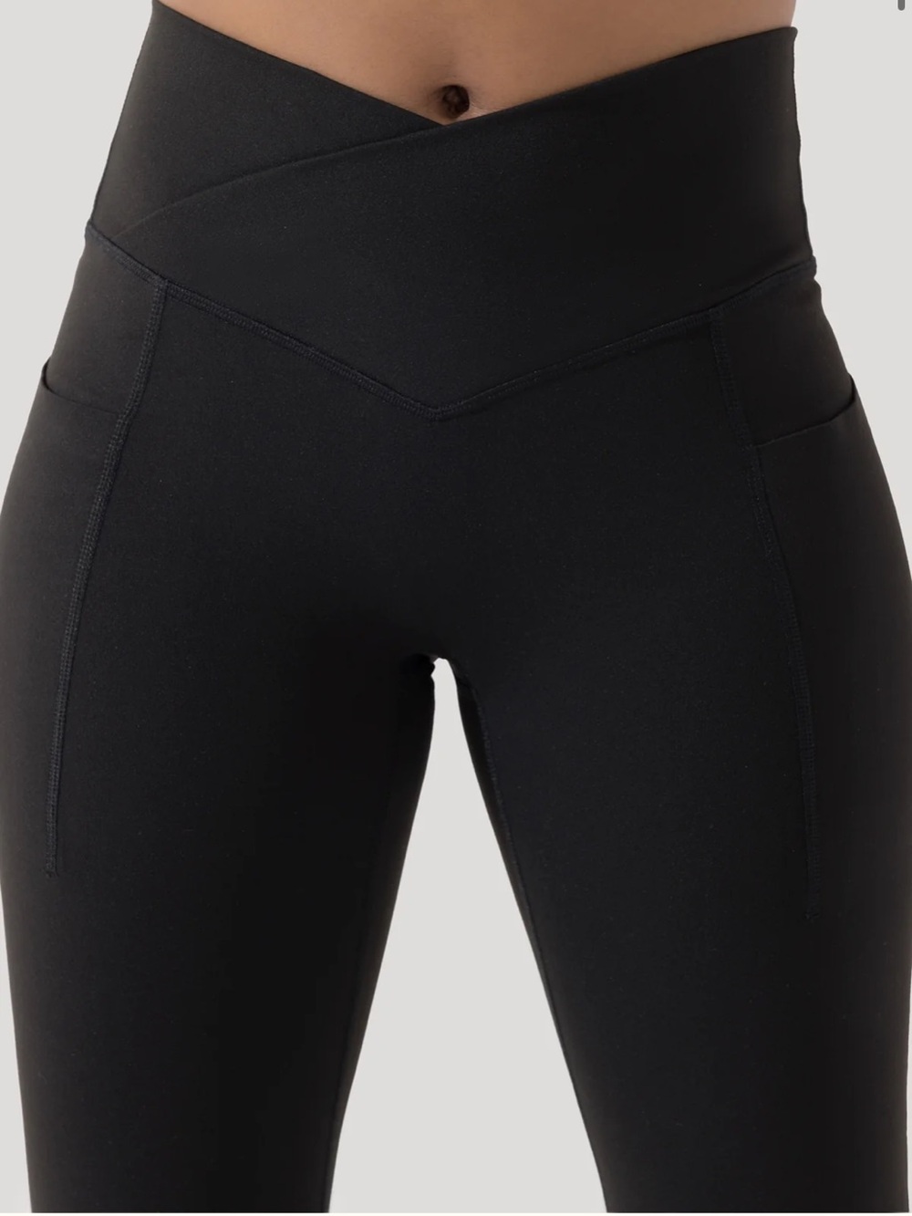 Popflex Crisscross Hourglass Flared Legging with Pockets - Large w 34”inseam - Picture 2 of 2